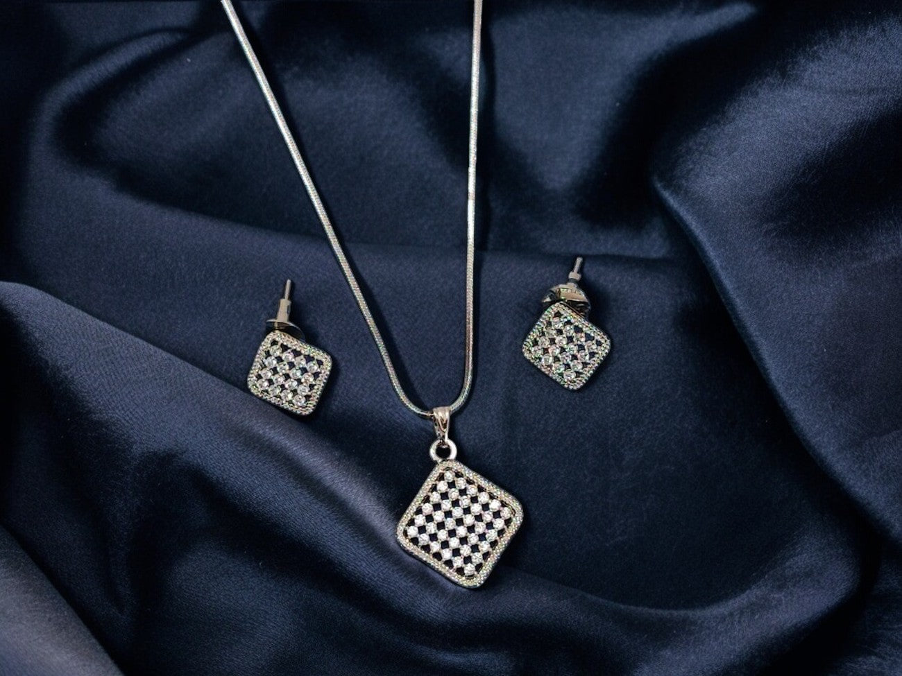 PENDANT SET